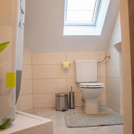 Turisticna Kmetija Sirk * Zgornja Velka