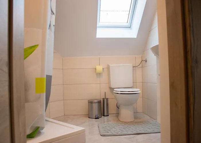 Turisticna Kmetija Sirk * Zgornja Velka